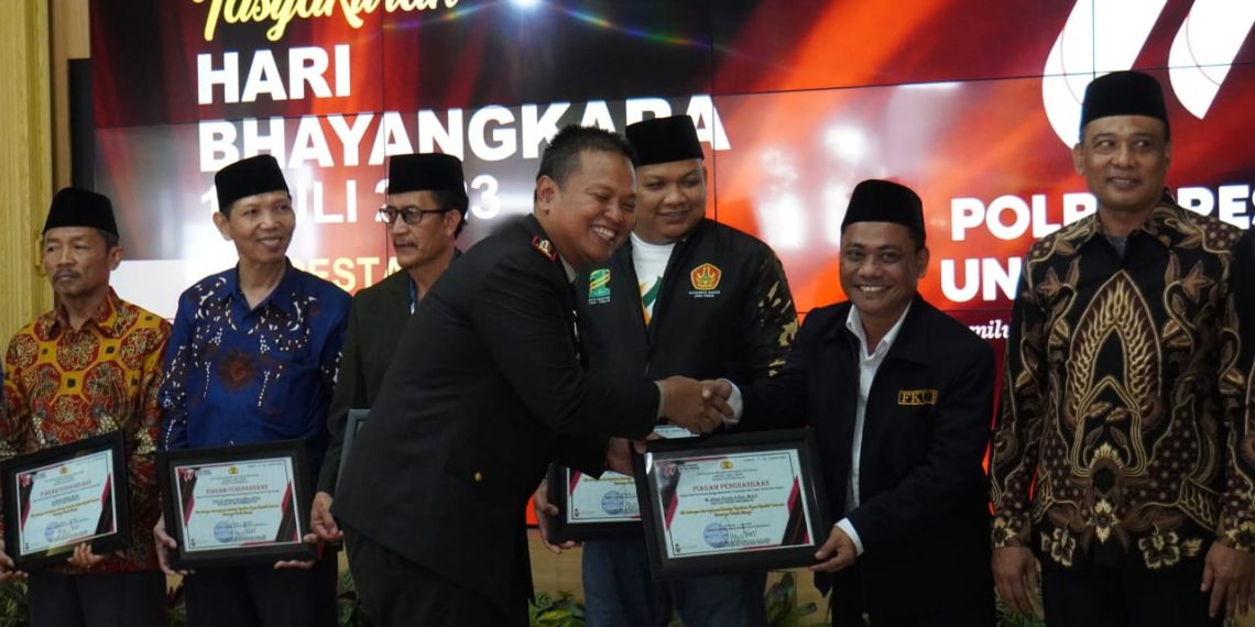 Hari Bhayangkara ke-77, Polresta Sidoarjo Beri Penghargaan FKUB Sidoarjo