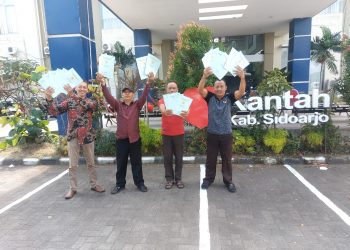 Difasilitasi DPR Rahmat Muhajirin, Puluhan Warga Korban Lumpur Porong Terima Sertifikat Tanah