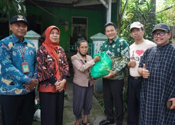 Wabup Subandi Salurkan Bantuan Bedah Rumah Warga Wage