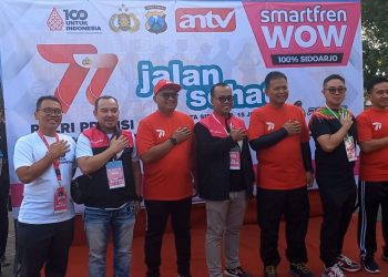 Ribuan Masyarakat Ikuti Jalan Sehat Bersama Polresta Sidoarjo dan Smartfren