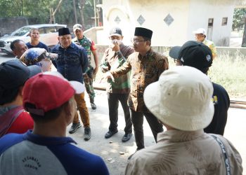 Sidak Ruas Krembung-Mojoruntut, Bupati Gus Muhdlor Dorong Proyek Jalan Beton Selesai Tepat Waktu