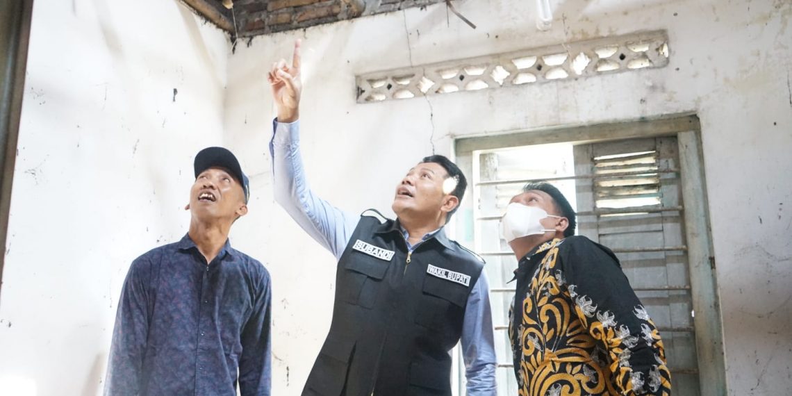 Wabup Subandi Bantu BPJS dan Rehab Rumah Warga Bendotretek