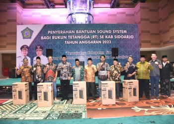 8.820 RT se Sidoarjo Terima Bantuan Sound System
