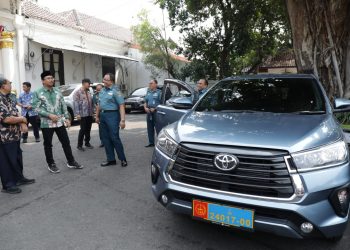 Pemkab Sidoarjo Berikan Hibah 22 Unit Mobil Dinas untuk TNI AL