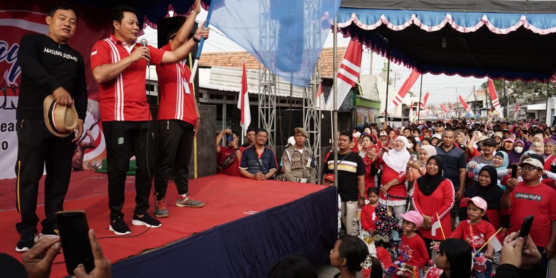 Wabup Subandi Berangkatkan Jalan Sehat Warga Pabean Sedati