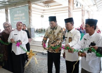 Wabup Subandi Resmikan Kantor Desa Gisik Cemandi Sedati