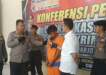 Sepupu Dibunuh Dengan Miras Campur Racun