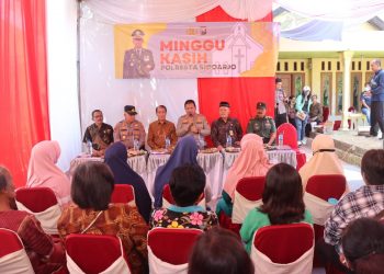 Kapolresta Sidoarjo Gayeng Bareng Warga di Rumah Peribadatan