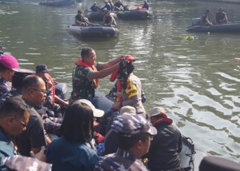 Dandim 0830/Surabaya Utara Dukung Program Kali Bersih Nasional HUT ke-78 TNI AL