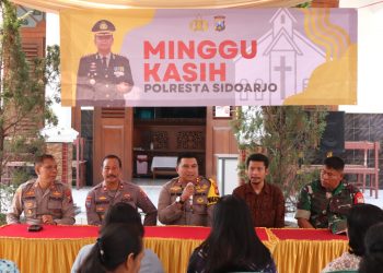 Polresta Sidoarjo Gelar Minggu Kasih di GKJW Mlaten