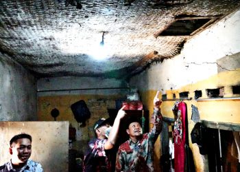 Wabup Subandi Bedah Dua Rumah Tak Layak Huni di Desa Kalisampurno