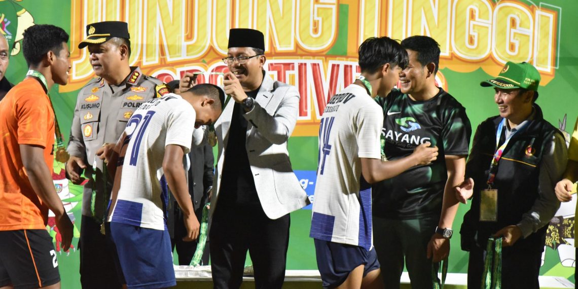 Sepak Bola Putra Putri Kabupaten Sidoarjo Raih Emas Porprov Jatim VIII/2023