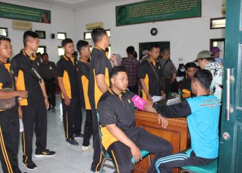 Soliditas Sinergitas, Anggota Polresta Sidoarjo Donor Darah di Kodim 0816