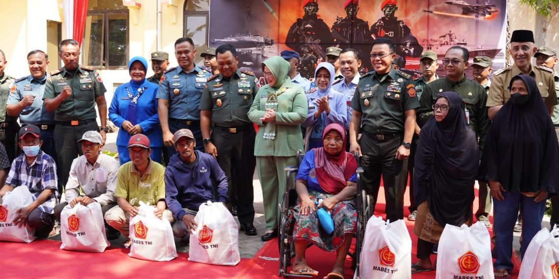 Warga Bangkalan Antusias Ikuti Baksos Kesehatan HUT Ke-78 TNI