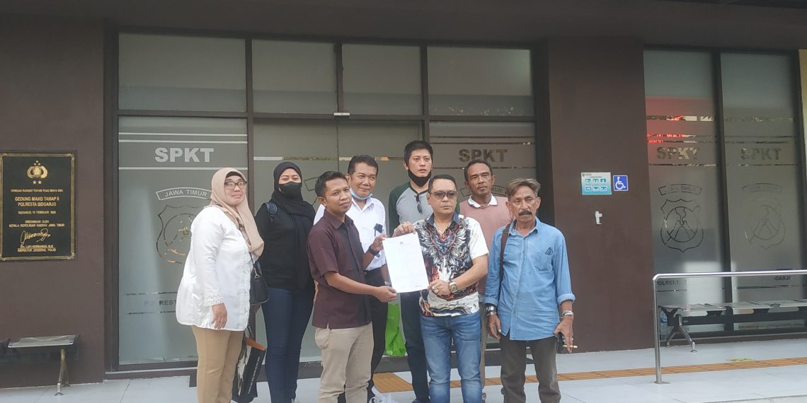Tipu Konsumen Perumahan, Pengacara Assc Prof Dr Oscarius Y.A.W, M.H,M.M, CLI Laporkan Bos PT Mandiri Land Prosperiuos ke Polresta Sidoarjo
