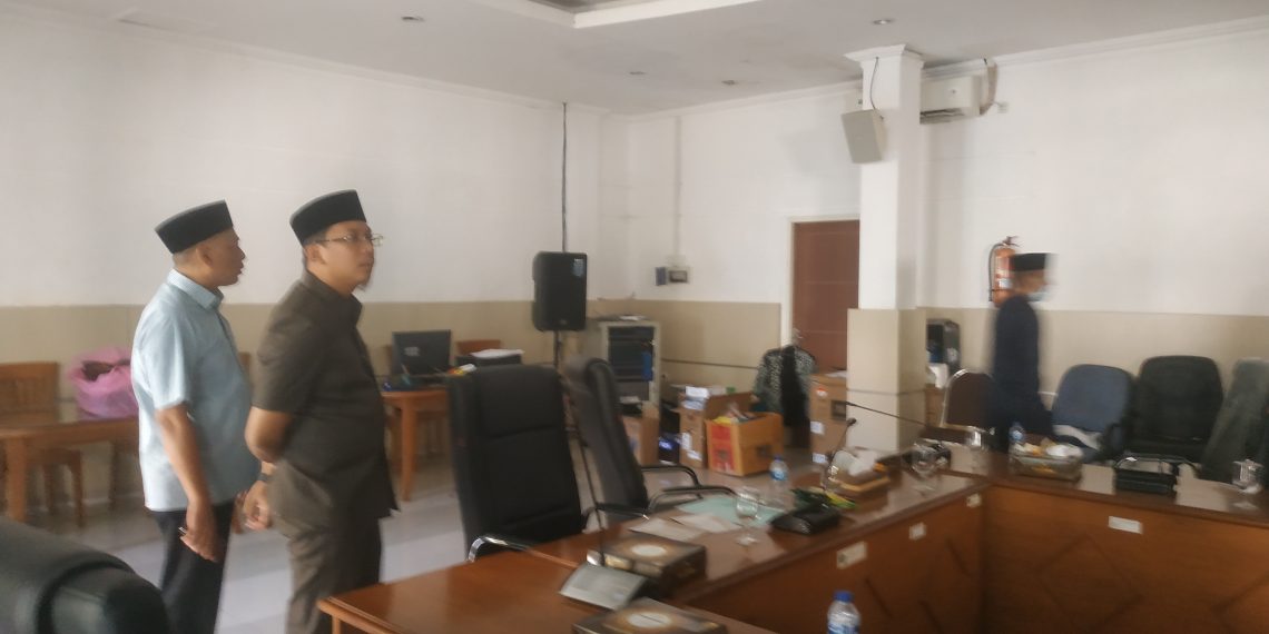 Sidak Rumdin Pimpinan DPRD, Bupati Gus Muhdlor Kaget Kondisinya Seperti Gudang