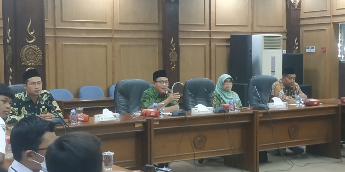 Siswa SMPN 2 Buduran Belajar Demokrasi ke DPRD Sidoarjo