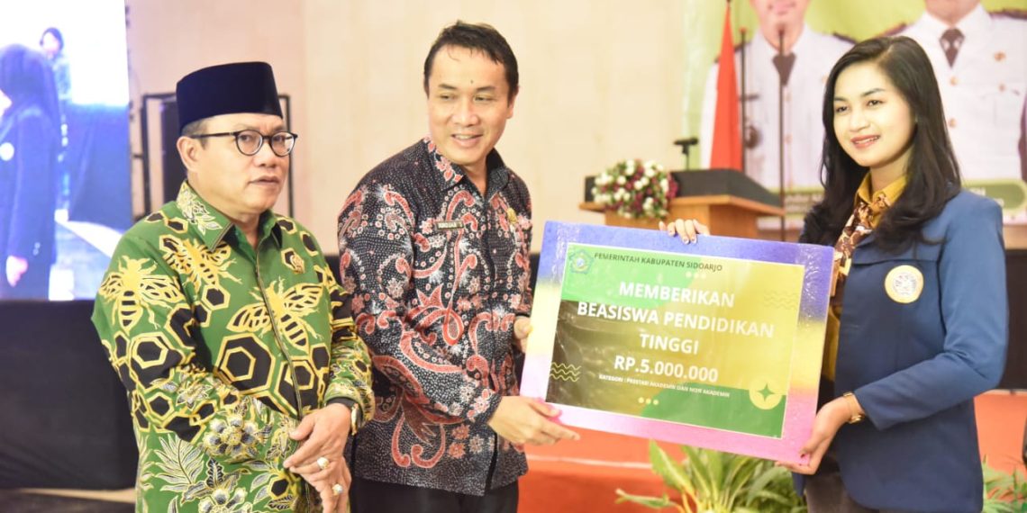 Ketua DPRD Sidoarjo H Usman Apresiasi Pemkab Sidoarjo Launching 10 Ribu Beasiswa Pendidikan Tinggi