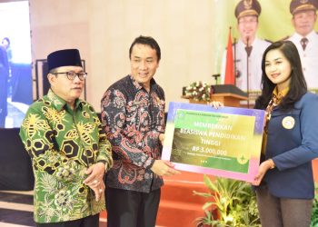 Ketua DPRD Sidoarjo H Usman Apresiasi Pemkab Sidoarjo Launching 10 Ribu Beasiswa Pendidikan Tinggi