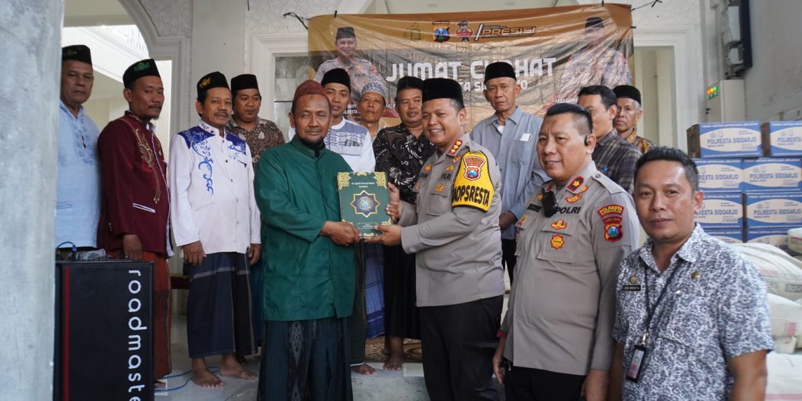 Polresta Sidoarjo Gelar Jumat Curhat dan Bantu Pembangunan Masjid Al Mubarokah