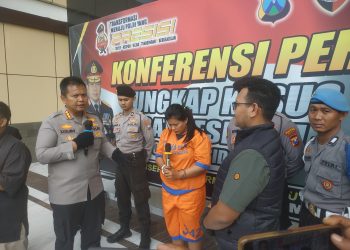 Gelapkan Uang Konsumen, Cewek Sales Motor Ditahan Polisi