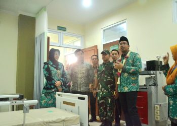 Bupati Gus Muhdlor Minta Pelayanan Kesehatan di Puskesmas Petugasnya Ramah