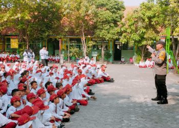 Anggota Polsek Sedati Sidoarjo Berikan Sosialisasi Anti Bullying dan Sekolah Ramah Anak