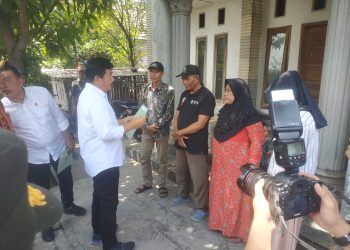 Penyerahan Sertifikat Tanah Eks TKD Kedungsolo ke Warga Renojoyo, Rahmat Muhajirin Apresiasi Pemkab Sidoarjo