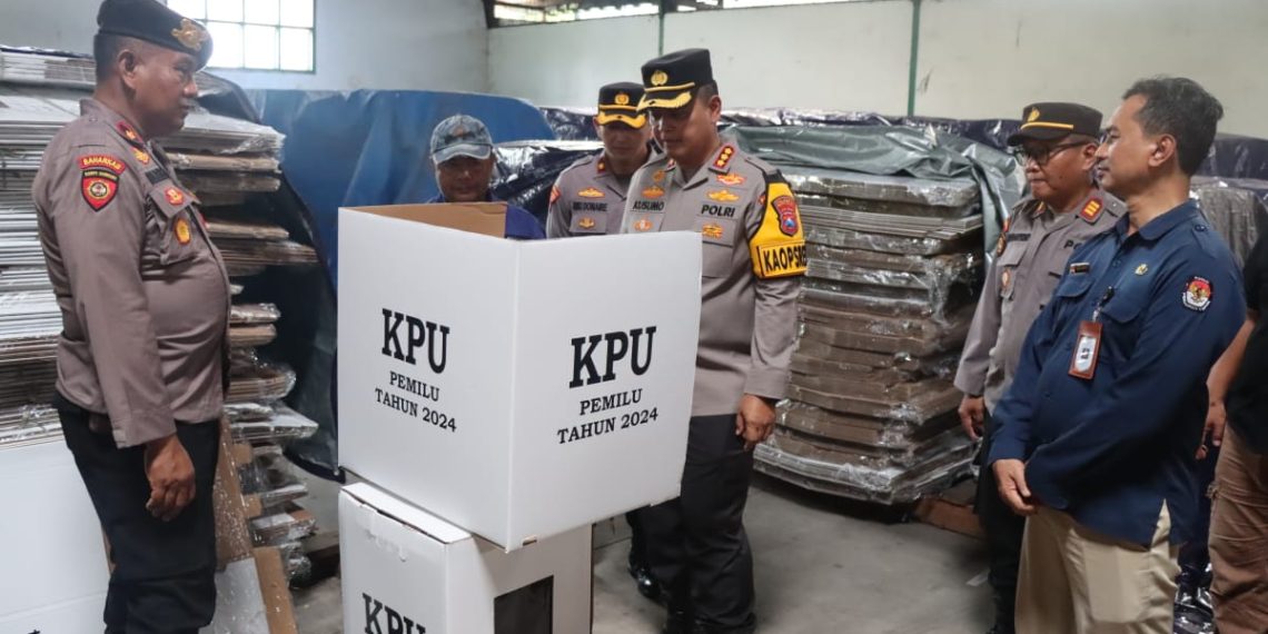 Pastikan Logistik Pemilu 2024 Aman, Kapolresta Sidoarjo Cek Gudang KPU