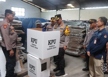 Pastikan Logistik Pemilu 2024 Aman, Kapolresta Sidoarjo Cek Gudang KPU