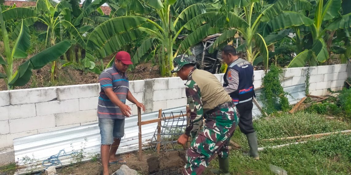 Sinergi TNI-Polri dan Masyarakat Bangun TPQ Masjid di Desa Tambak Kalisogo Jabon