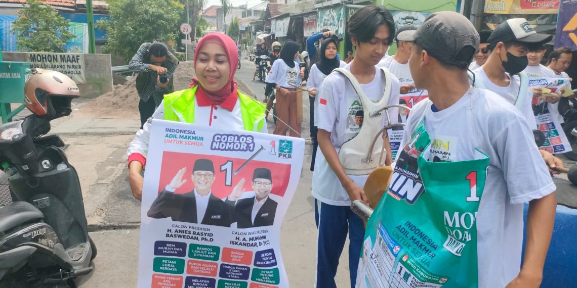 Caleg PKB DPRD Jatim Hj dr Sriatun Kampanye AMIN Dengan Musik Patrol
