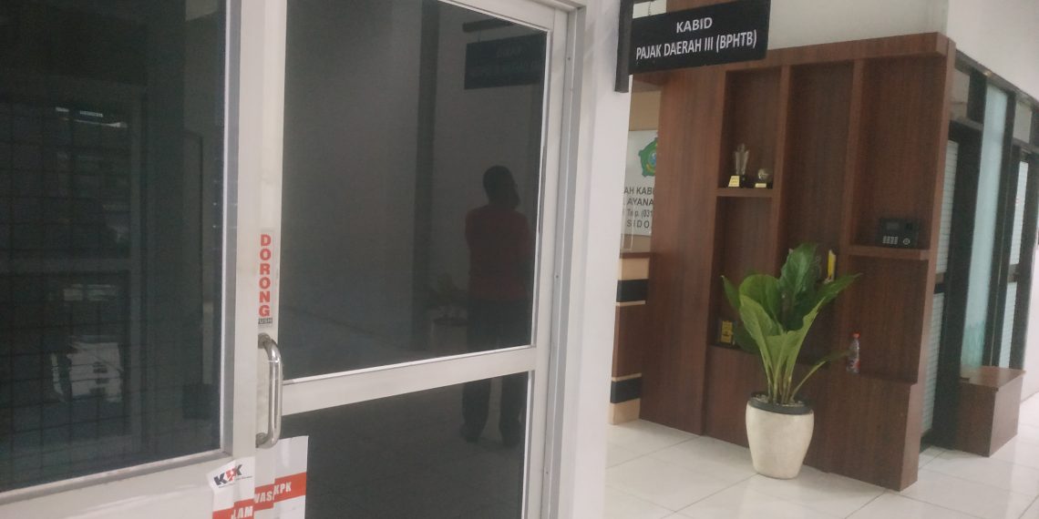 KPK Segel Kantor BPPD Pemkab Sidoarjo