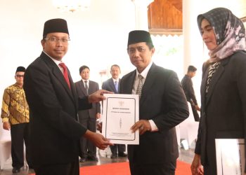 Bupati Gus Muhdlor Lantik Kadispora dan Empat Pejabat Eselon III dan IV