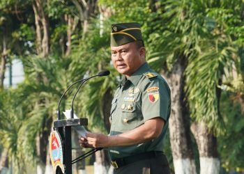 Kasrem 084/Bhaskara Jaya Bacakan Amanat Kepala Staf Angkatan Darat pada Upacara Bendera 17-an