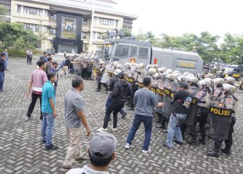 Polresta Sidoarjo Gelar Simulasi Pengendalian Massa