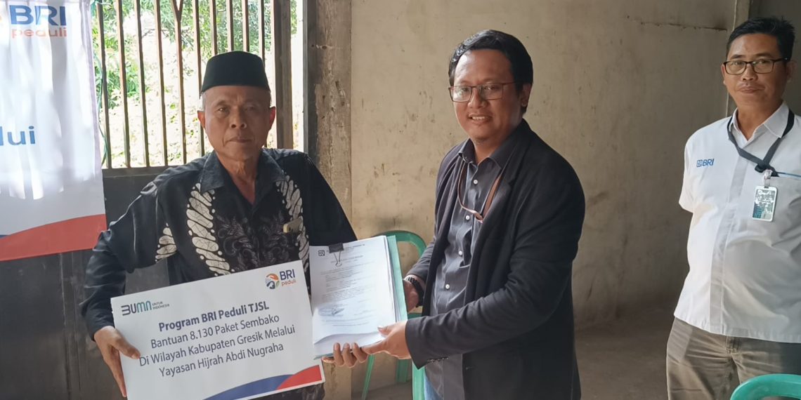 Melalui TJSL, BRI  Salurkan Paket Sembako untuk Masyarakat Desa Kesamben Kulon Wringinanom Gresik