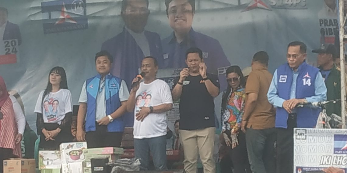 Tiga Caleg Partai Demokrat Gelar Kampanye Terakhir Berhadiah Umroh dan Motor