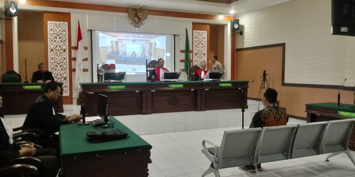 JPU Sebutkan Banner H Kayan Caleg DPRD Sidoarjo Nomor Urut 1 Bertanda Paku Terlihat Dalam Kasus Kampanye di Desa Tarik