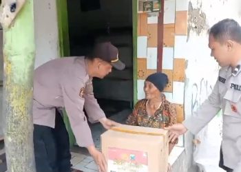 Polsek Krembung Peduli Duafa