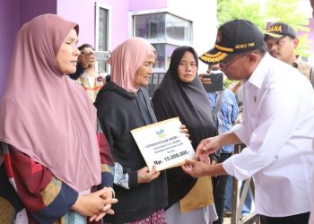 Cek Bantuan, Menko Muhadjir Blusukan ke Lokasi Bencana di Sumbar