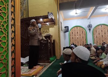 Kapolsek Prambon Kultum Kamtibmas di Jamaah Tarawih