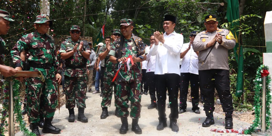 TMMD ke-119 Kodim 0826/Pamekasan Ditutup Danrem 084/BJ