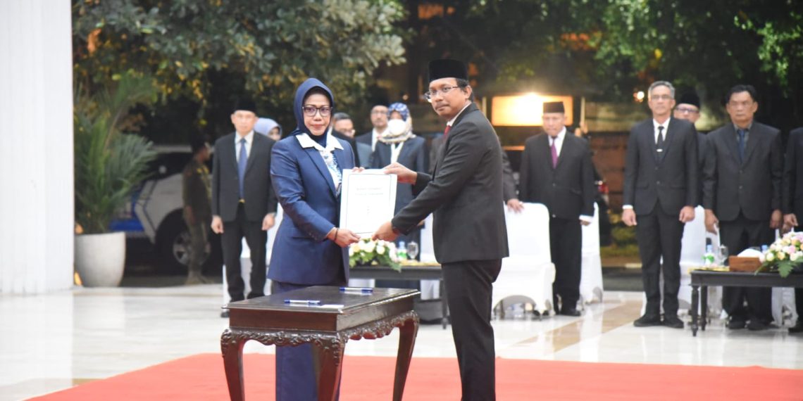 Lantik DR Fenny Apridawati jadi Sekda Sidoarjo, Bupati Gus Muhdlor Minta Pejabat Ikuti Gerbong Super Cepat
