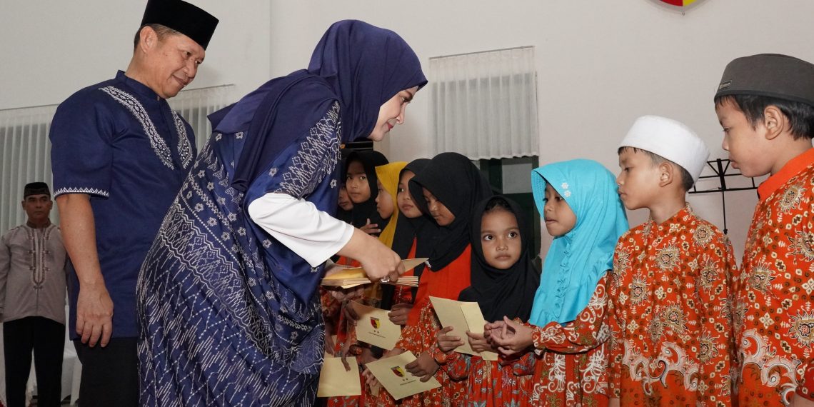 Safari Ramadhan Pangdam V/Brawijaya dan Ketua Persit KCK  di Makorem 084/Bhaskara Jaya