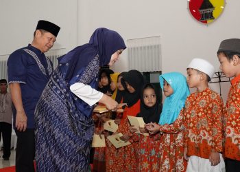 Safari Ramadhan Pangdam V/Brawijaya dan Ketua Persit KCK  di Makorem 084/Bhaskara Jaya