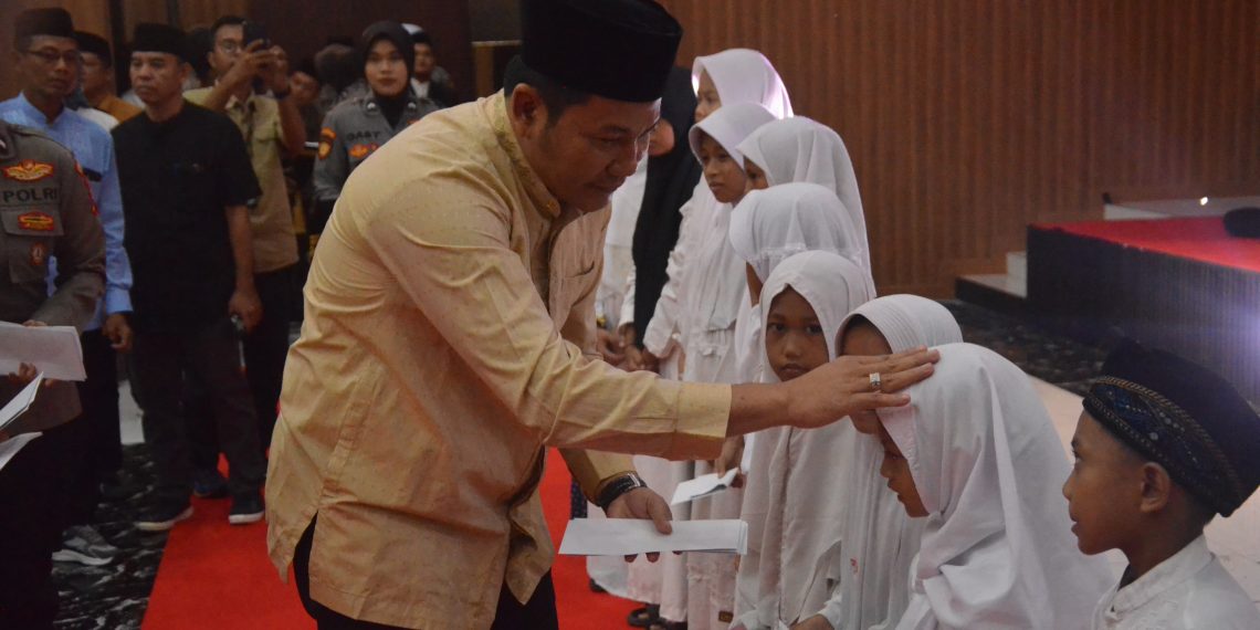 Bupati Ahmad Muhdlor dan Wabup Subandi Buka Puasa Bersama dengan Forkopimda dan Tokoh Masyarakat