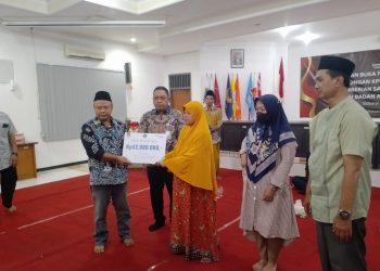 KPU Sidoarjo Beri Santunan Bagi Ahli Waris Badan Adhoc Penyelanggara Pemilu 2024