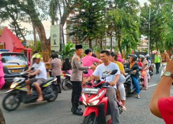Polsek Sidoarjo Kota bersama Bhayangkari Berbagi di Bulan Suci