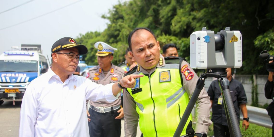 Menko Muhadjir Gerak Cepat Tangani Kecelakaan di Ruas Tol Cikampek KM 58